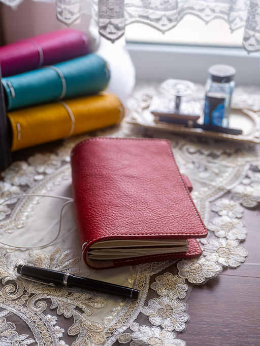 Full Grain Leather Traveler's Notebook with Pockets Red