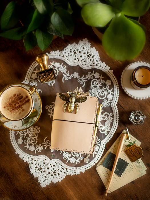 Patina | Cascade | Full Grain Leather Traveler's Notebook with Pockets - ChicSparrow