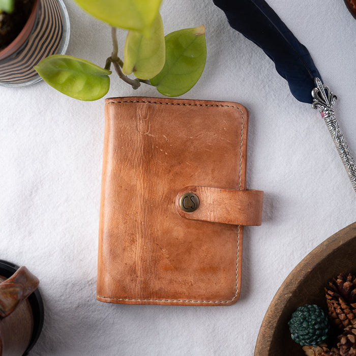 What Actually Happens When You Use a Leather Journal Every Day
