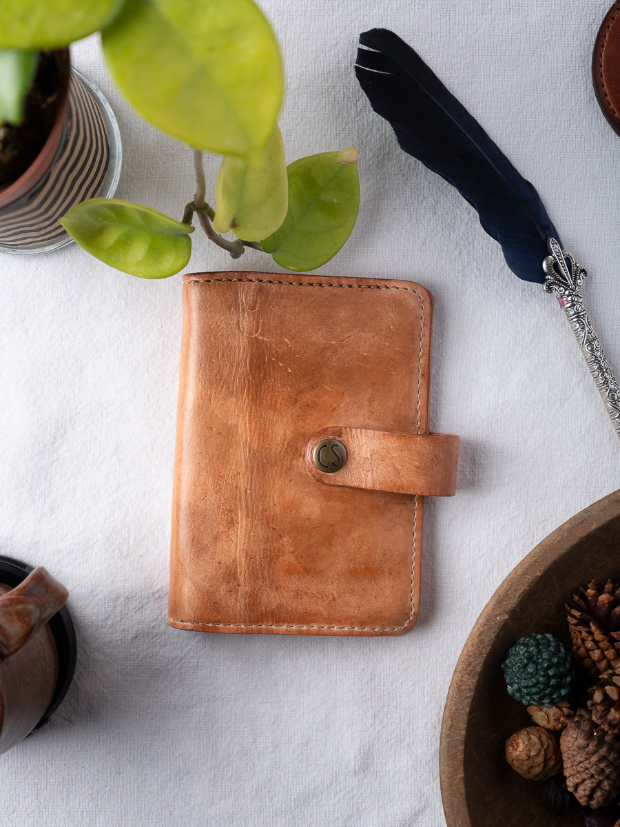 What Actually Happens When You Use a Leather Journal Every Day
