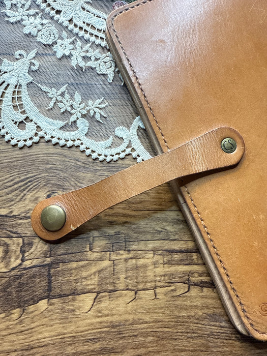 Custom Closure - ChicSparrow